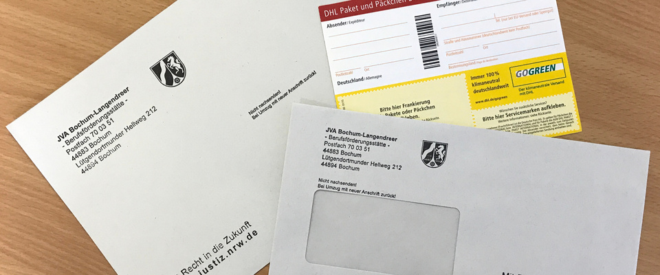 Briefumschläge und Paketkarte